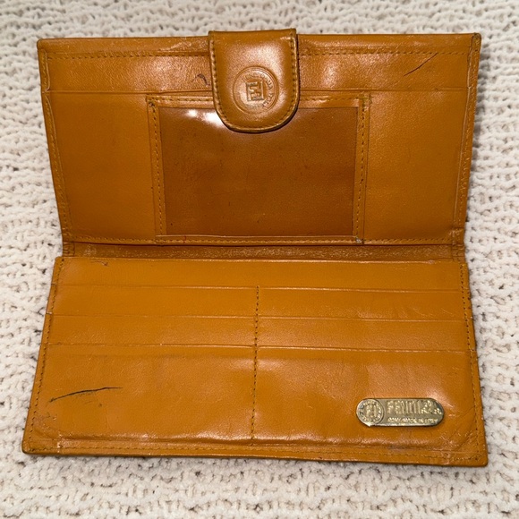 Fendi - Picture 4 of 6